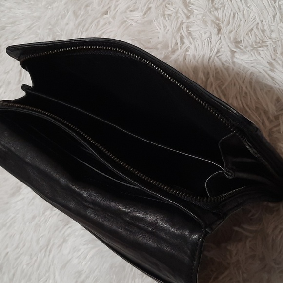 Kenneth Cole Clutch - Picture 4 of 9